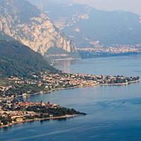 Go Boating On Lake Como Italy